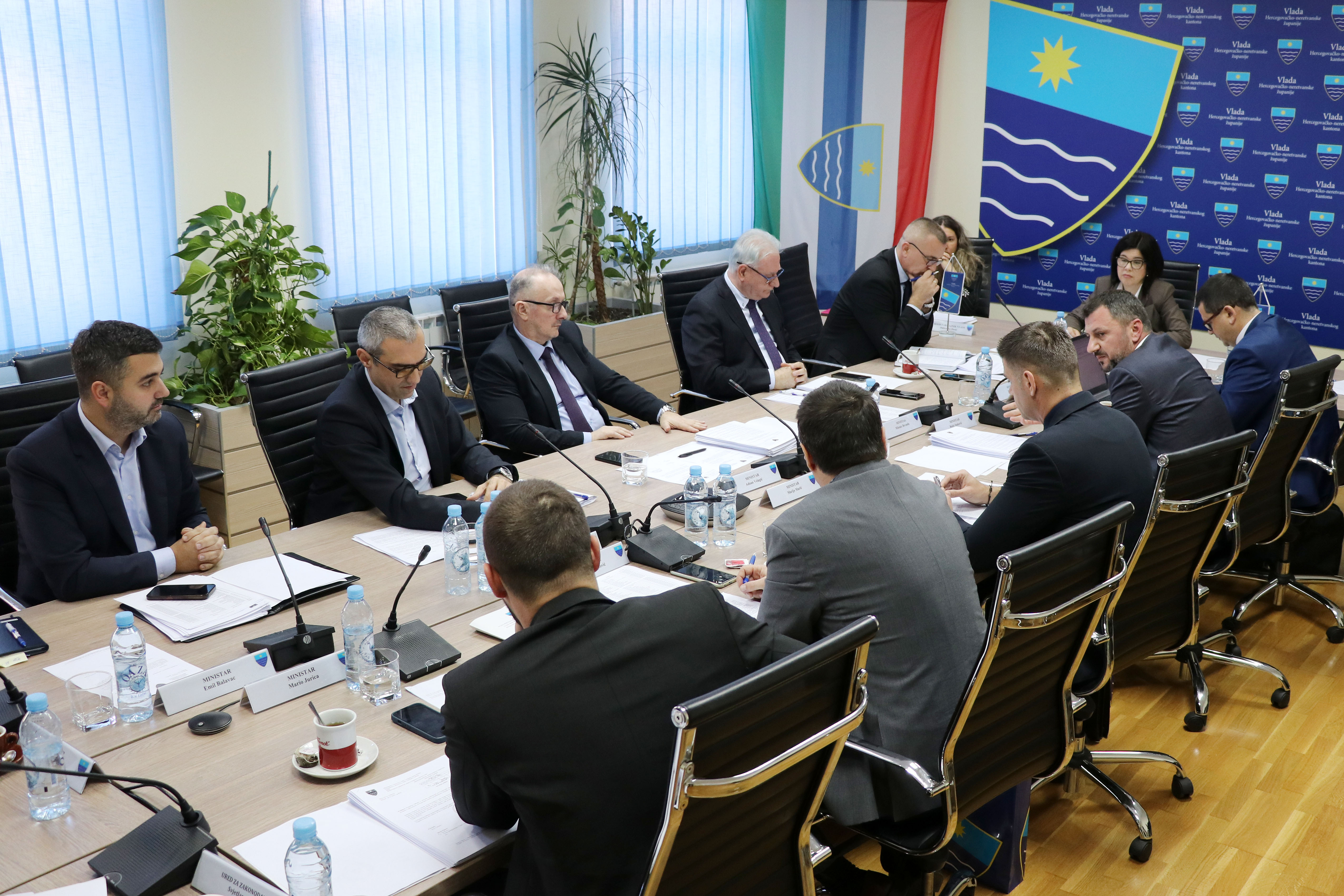 IZDVOJENA SREDSTVA ZA PREVOZ UČENIKA I BESPLATNE UDŽBENIKE ZA PRVE I ŠESTE RAZREDE OSNOVNIH ŠKOLA