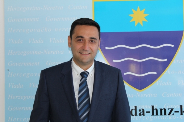 MINISTAR HADŽOVIĆ ČESTITAO MEĐUNARODNI DAN NASTAVNIKA