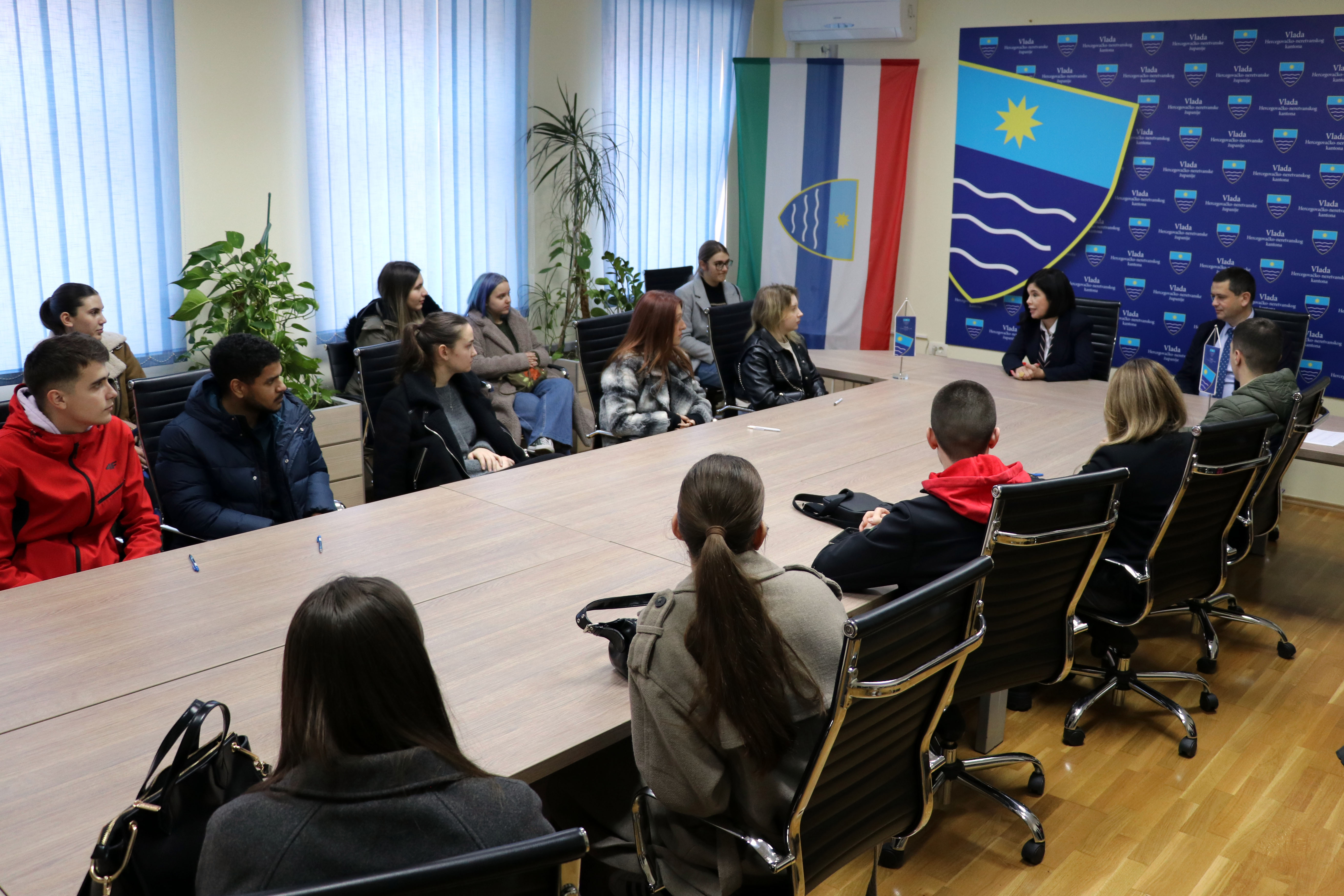 MINISTARSTVO I VLADA HNK-A STIPENDIRAJU UKUPNO 2800 STUDENATA SA PROSTORA KANTONA